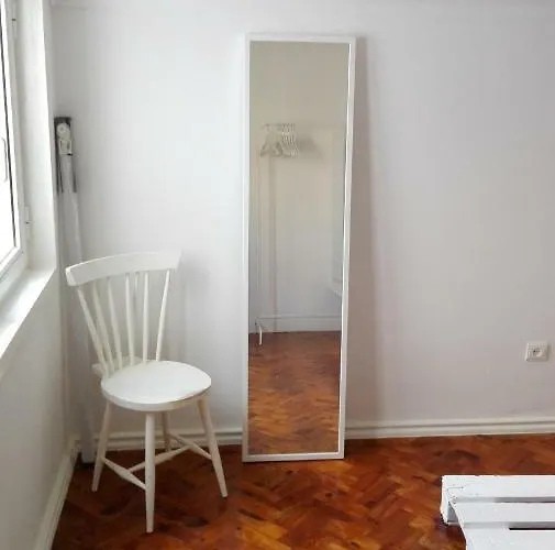 White Cosy Apartment *